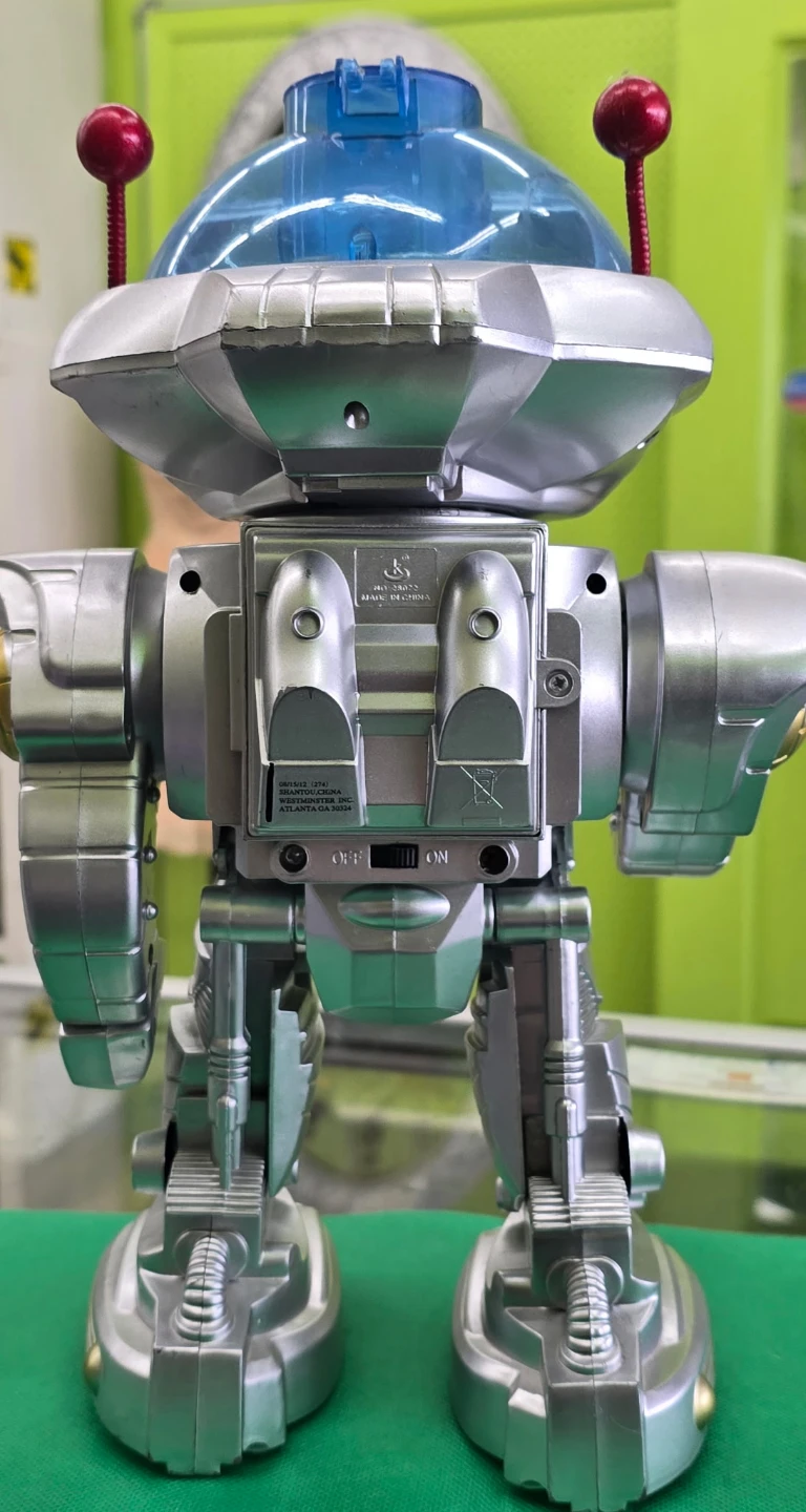 🤖 Vintage Interactive Robot Toy – Lights & Sounds – $35 - photo 3