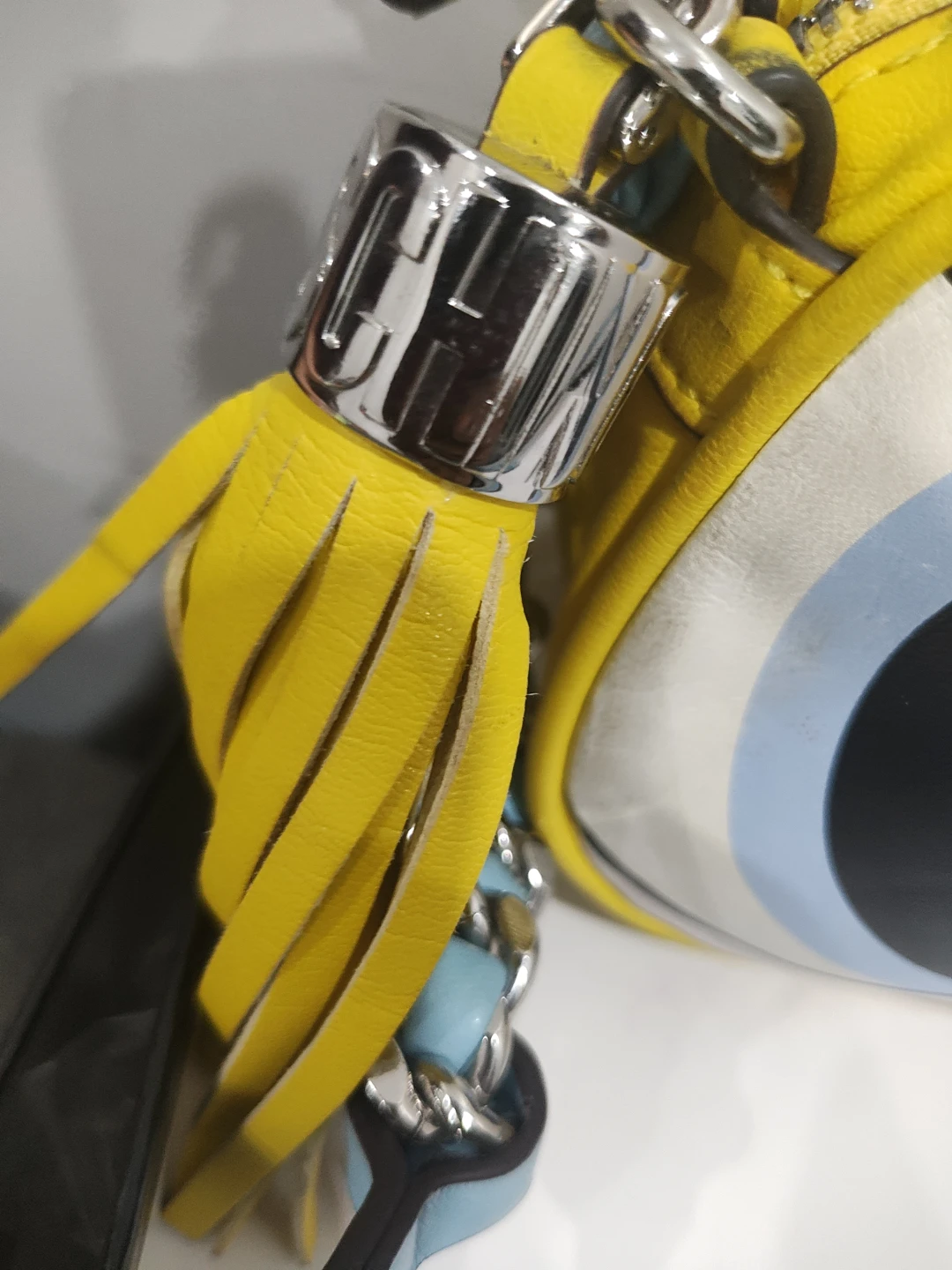 Moschino Yellow Cartoon Face Crossbody Bag - photo 4