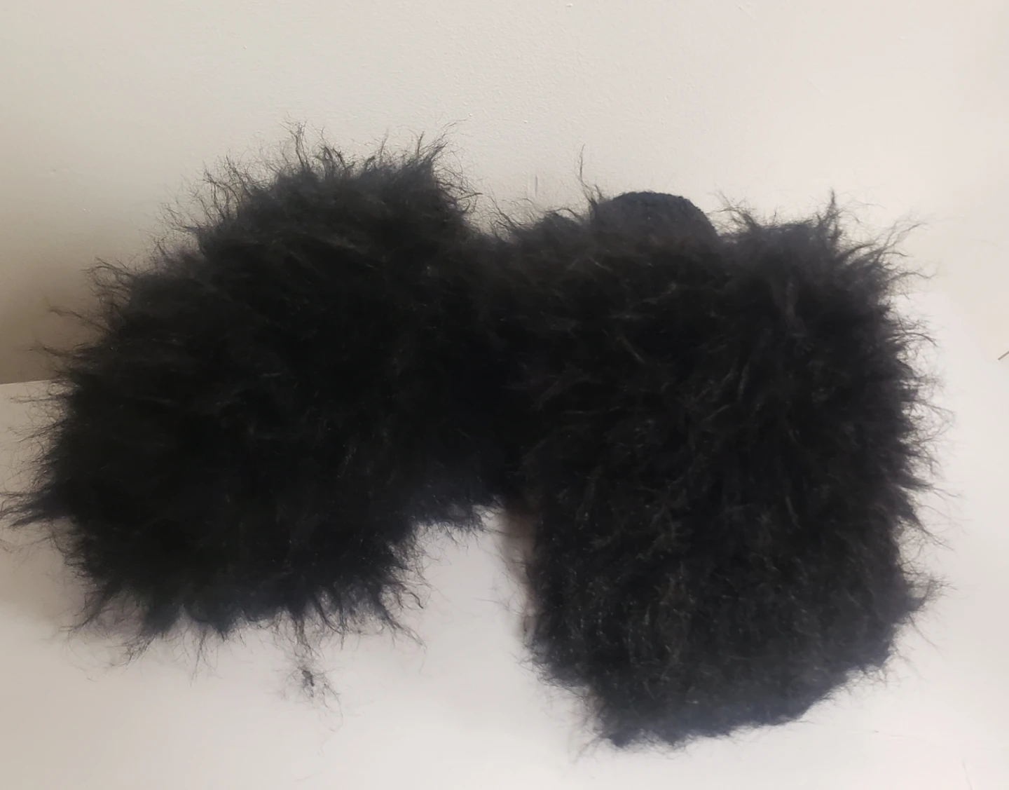 Brand new Women's Faux Fur Slippers