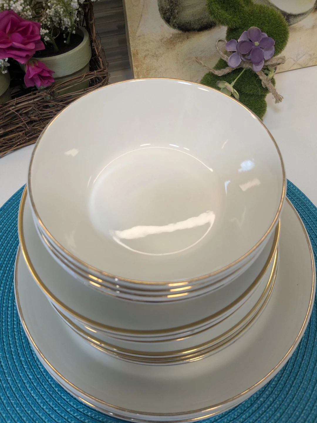 White Dinner Plates with Gold Trim - photo 2