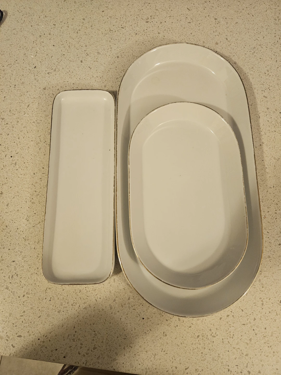 Set of 3 White Trays with Gold Trim
