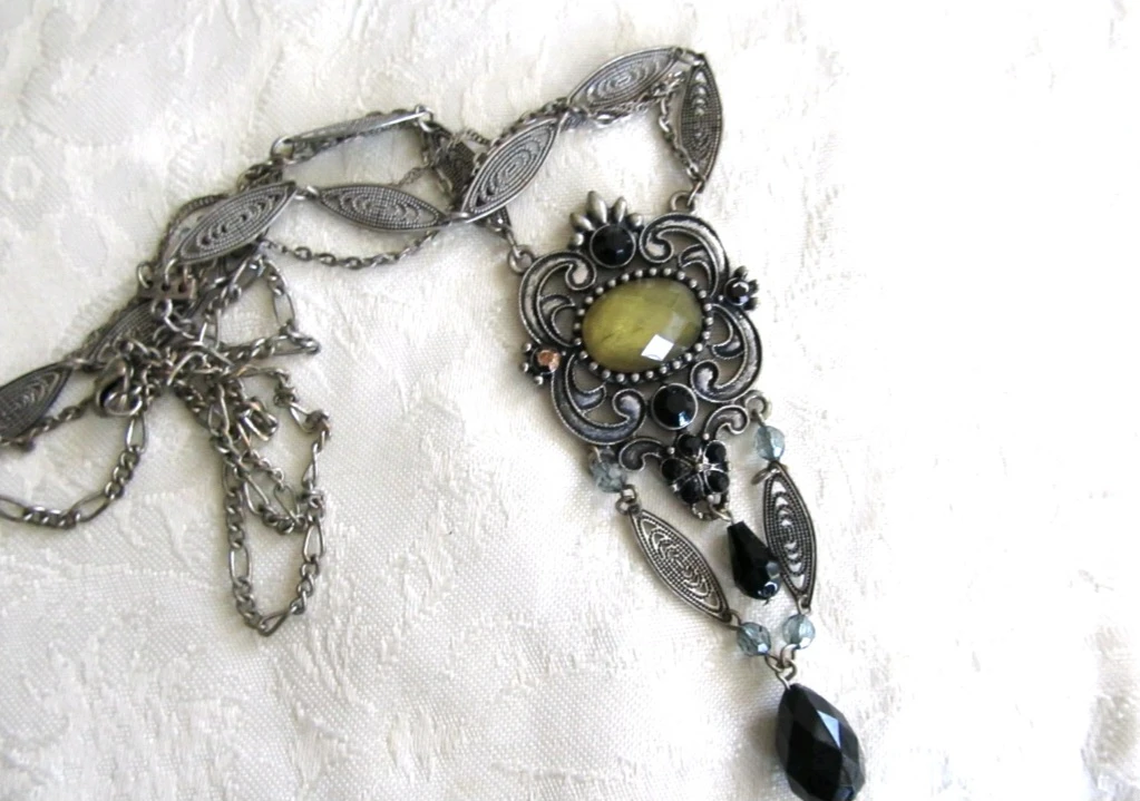 VINTAGE NECLACE FOR SALE - photo 2
