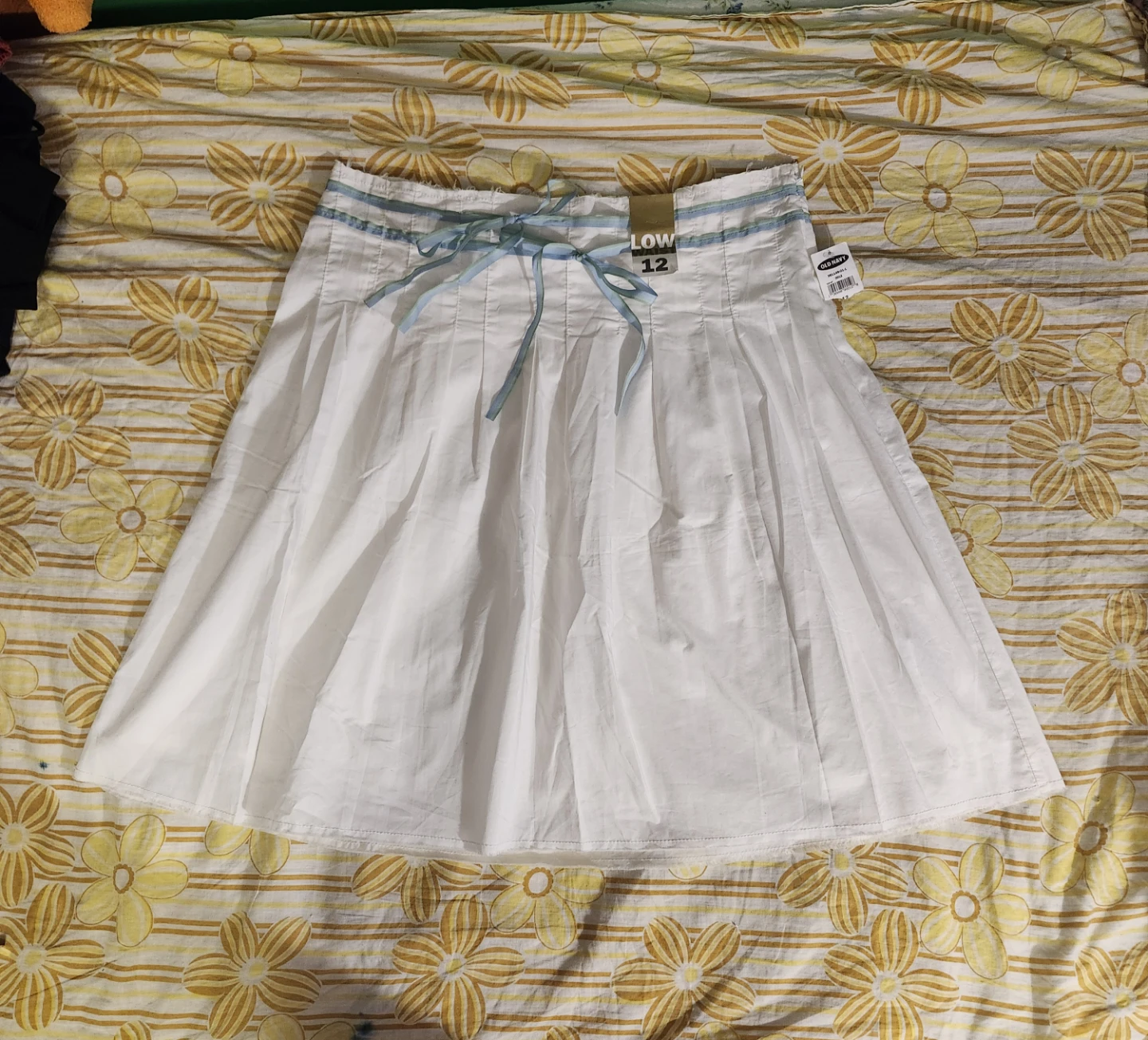 NWT Old Navy White pleated skirt with blue ribbon detail