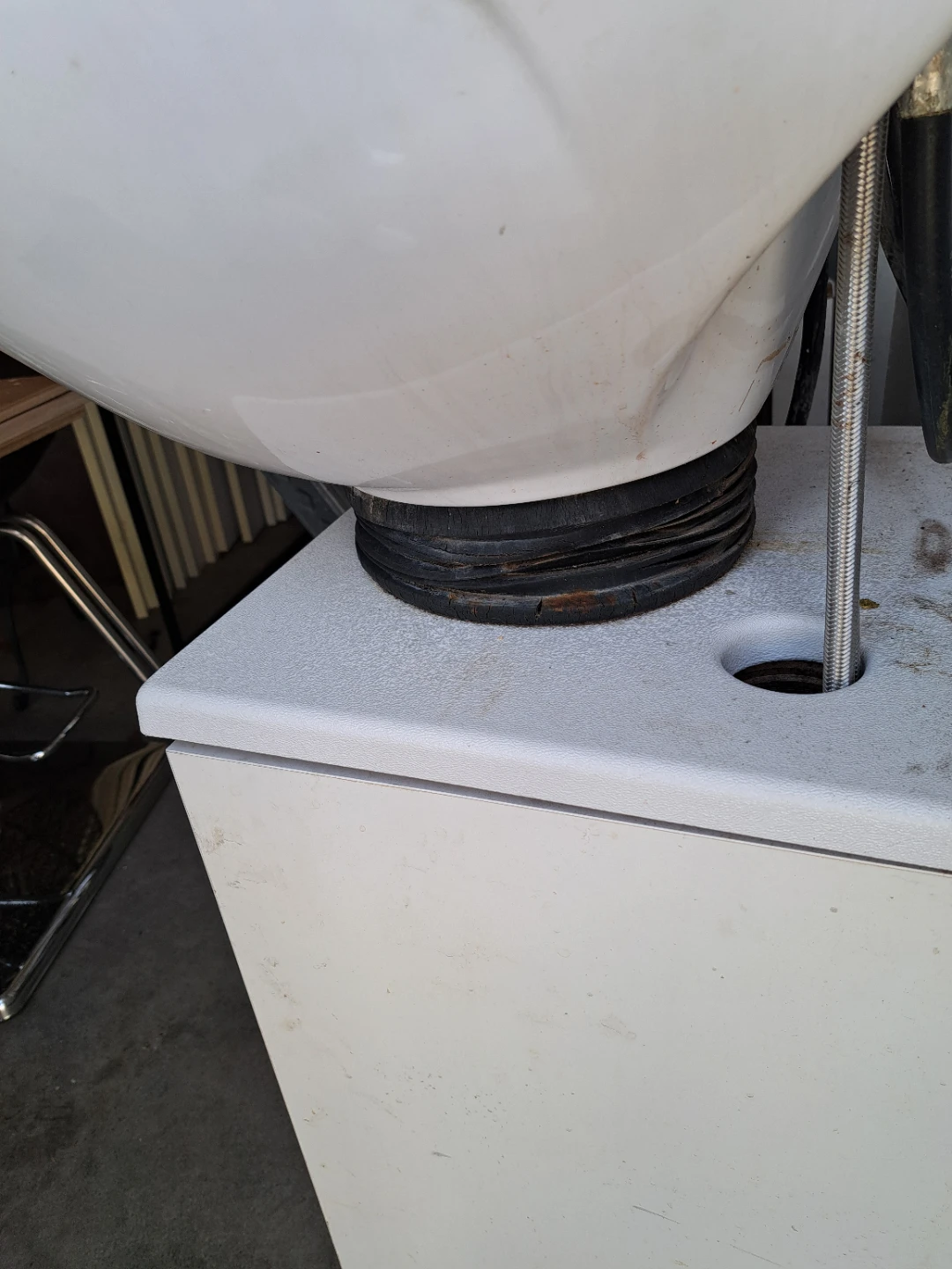 White Salon Shampoo Bowl with Cabinet - photo 2