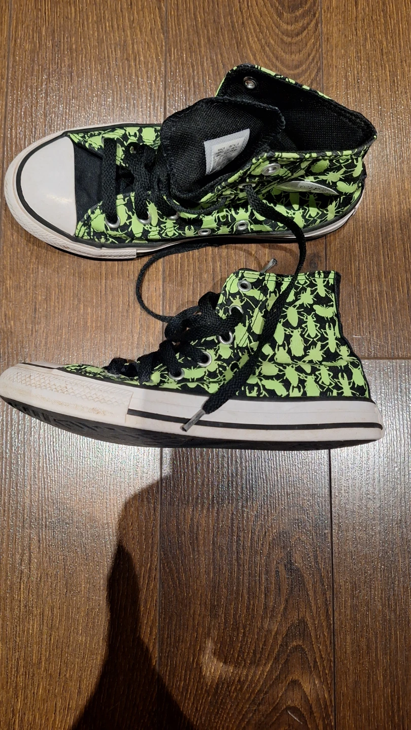 Boys Size 2 Converse Glow in the dark Hi-Tops