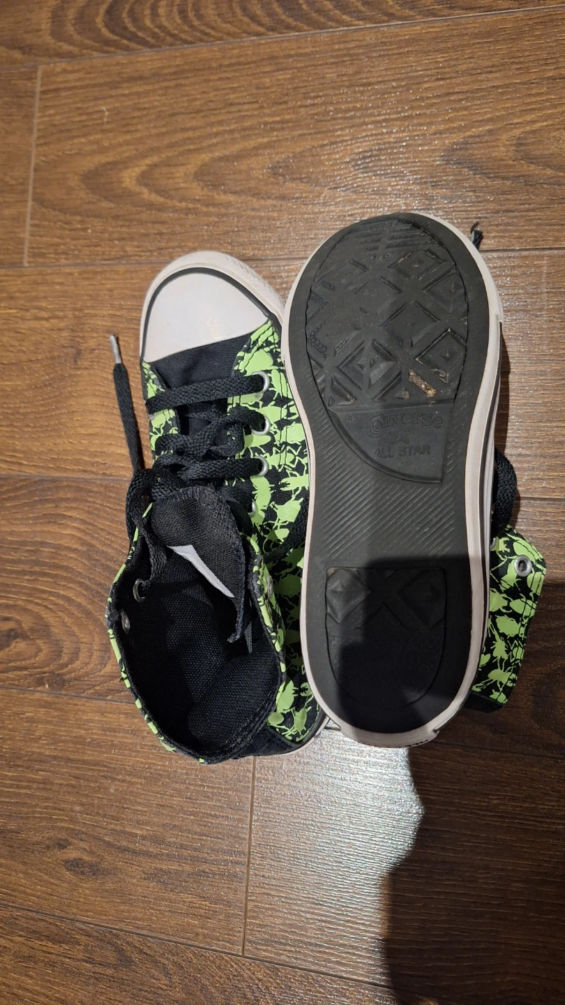 Boys Size 2 Converse Glow in the dark Hi-Tops - photo 2