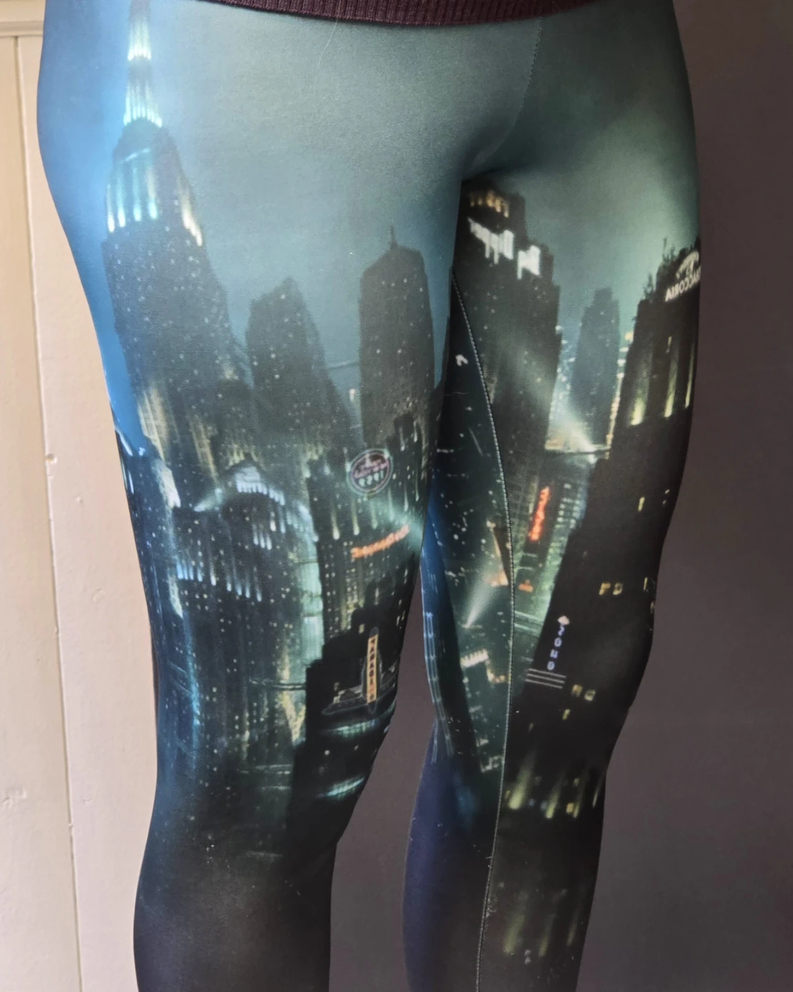 Bioshock Rapture City Print Leggings - photo 2