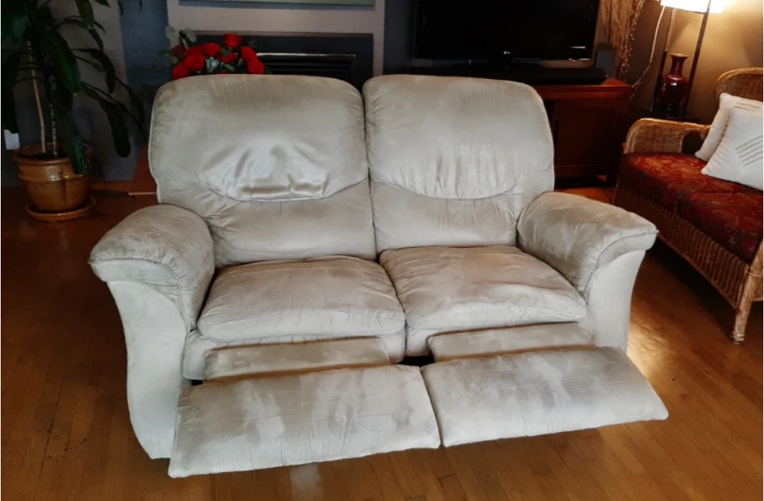 Sofa - La-Z-Boy recliner - photo 2