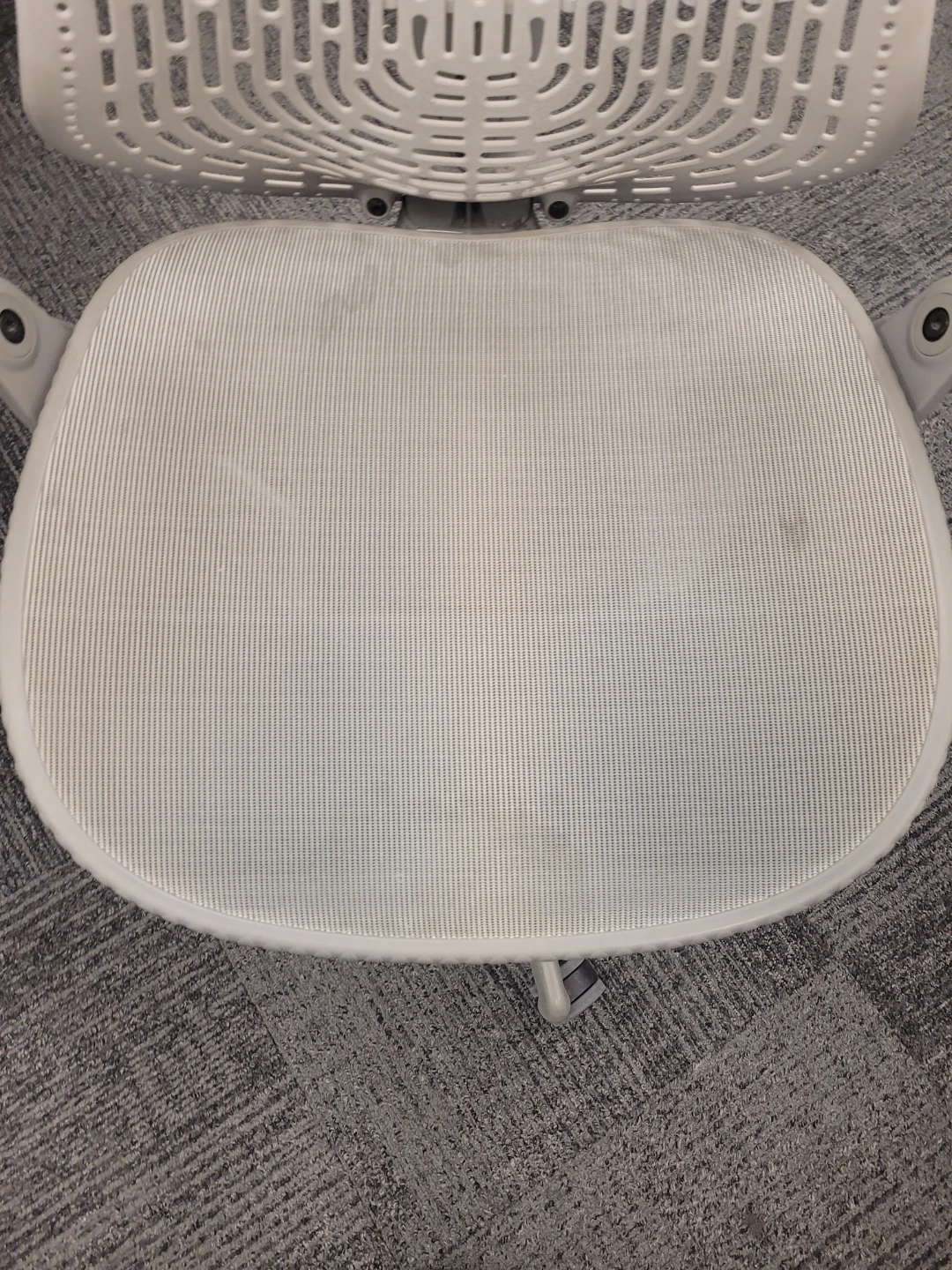 Herman Miller Mirra Chair - photo 2