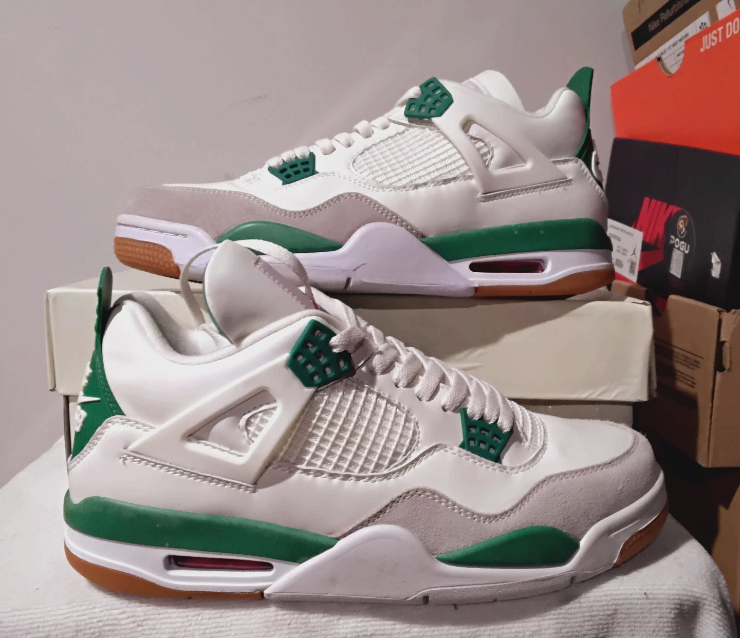 Air Jordan 4 'White Pine Green' Sneakers