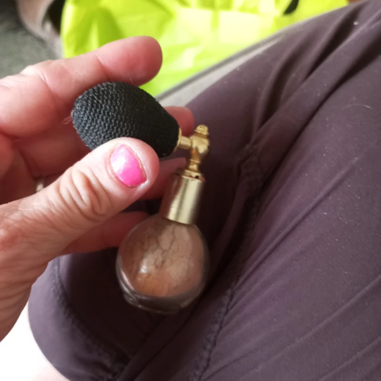 Vintage Perfume Atomizer Bottle with Puff - photo 3