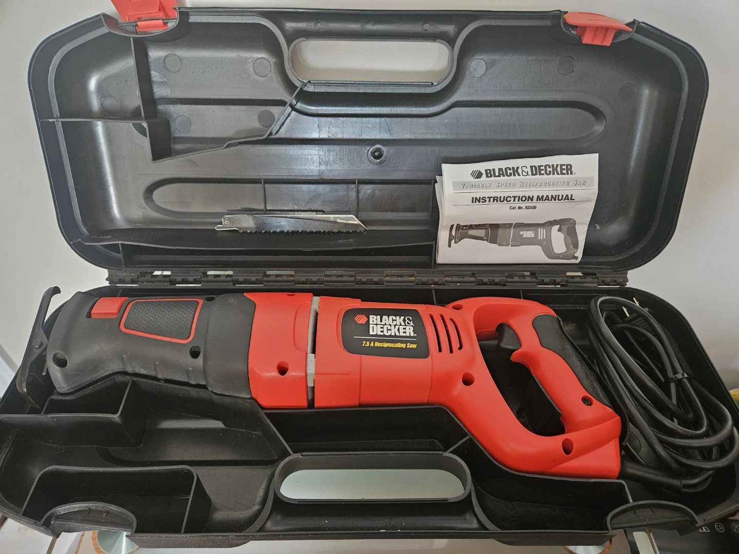 Black & Decker 7.5A Variable Speed Reciprocating Saw with Case