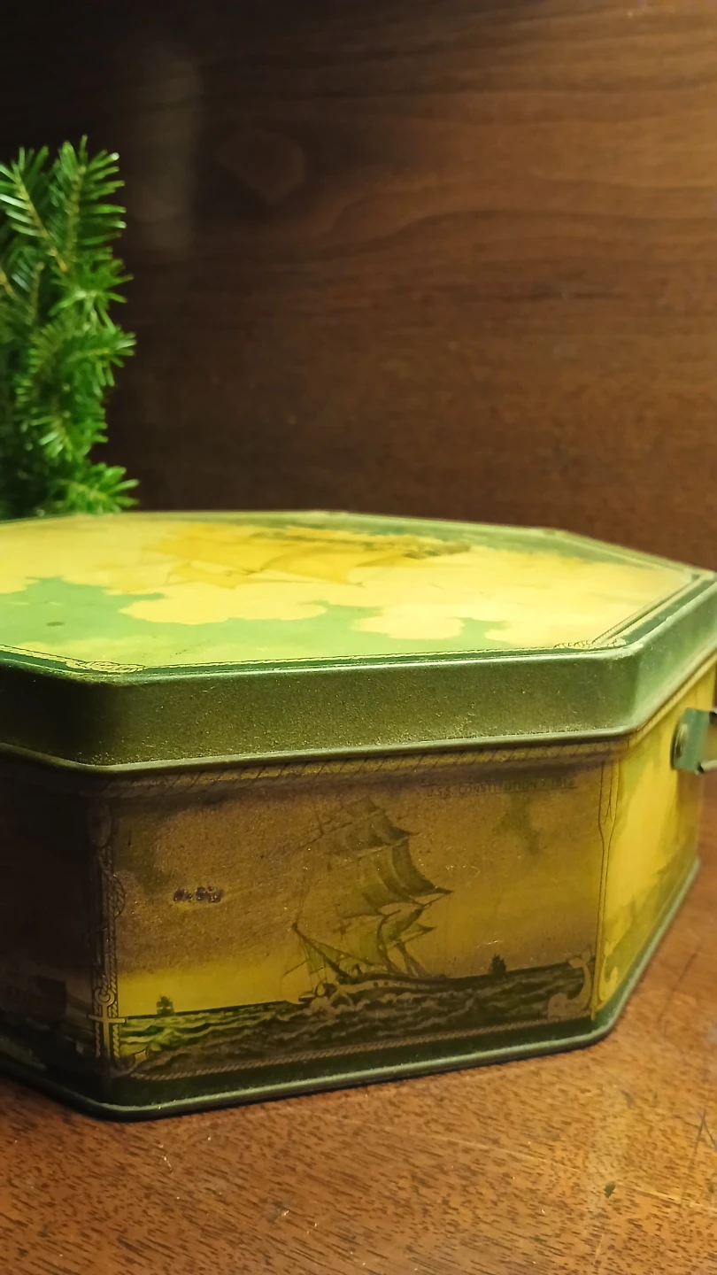 Vintage Loose-Wiles Biscuit Company Tin - photo 4