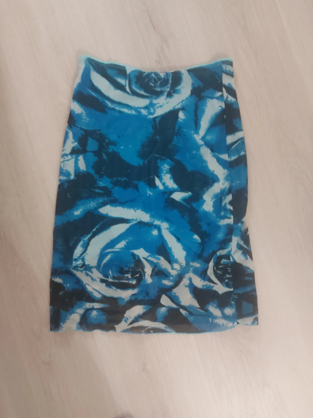Blue Rose Print Mini Skirt
