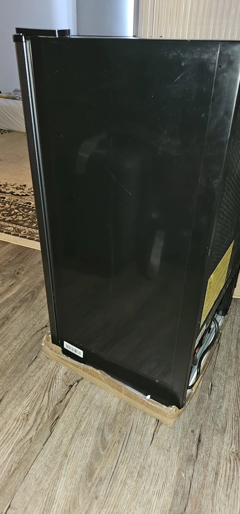 Arctic King Mini Fridge - photo 3