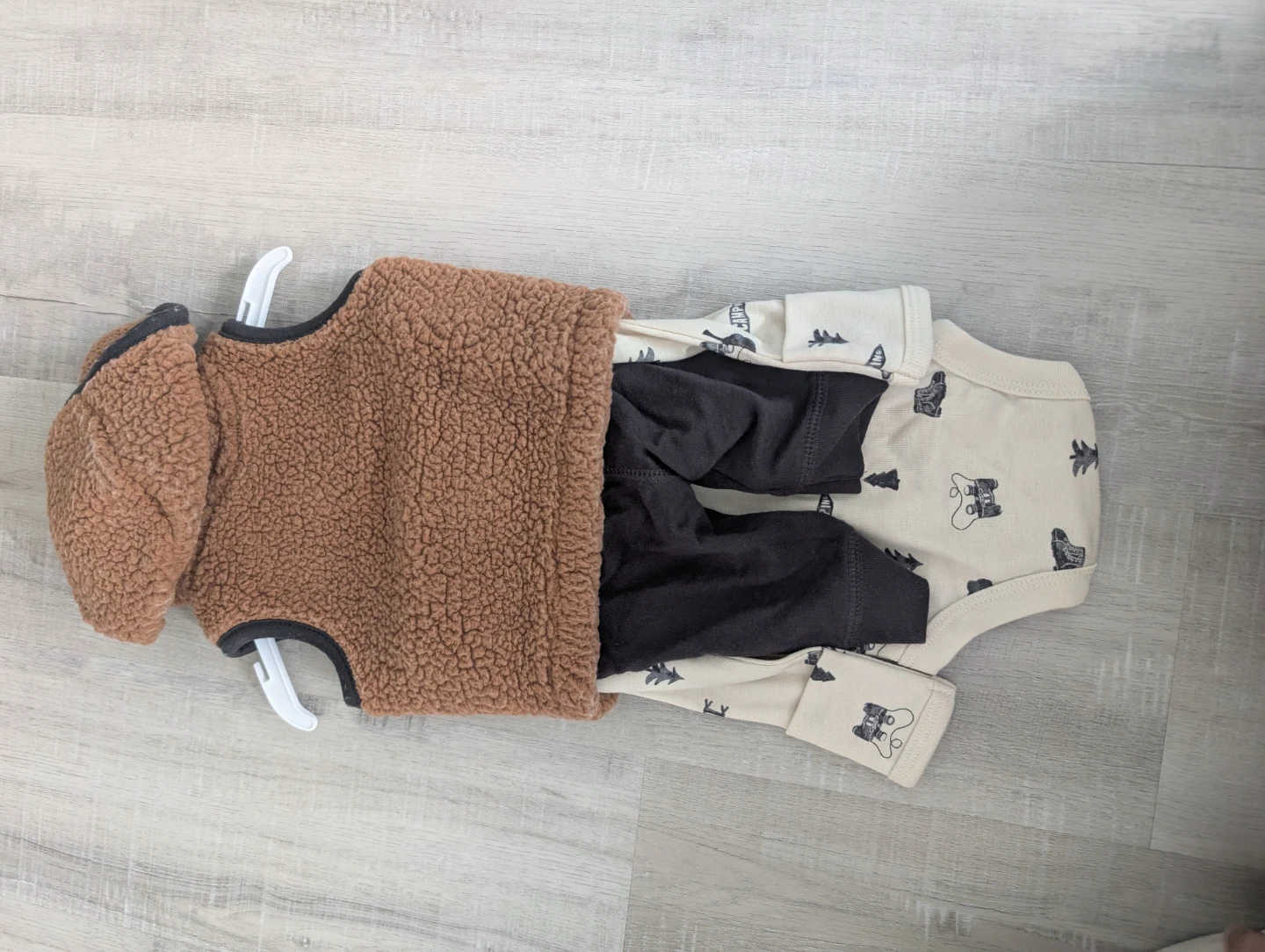 U-Shaped Nursing Pillow with Newborn Dress and Soft Toy - photo 4
