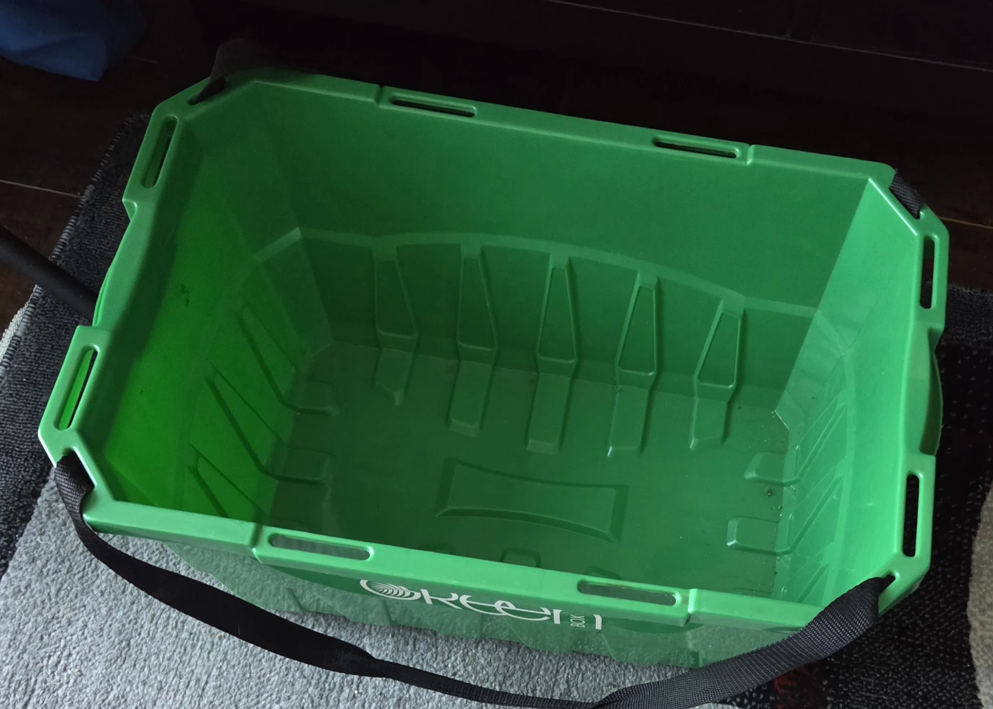 #🤎Free Green Plastic Reel Boxe 1 Storage Bins