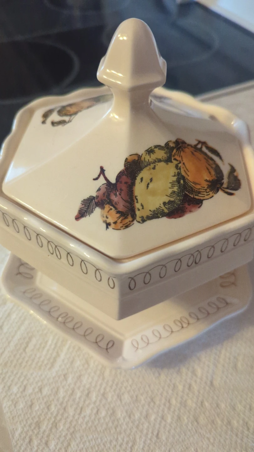 Vintage Fruit Pattern Covered gravey Dish
