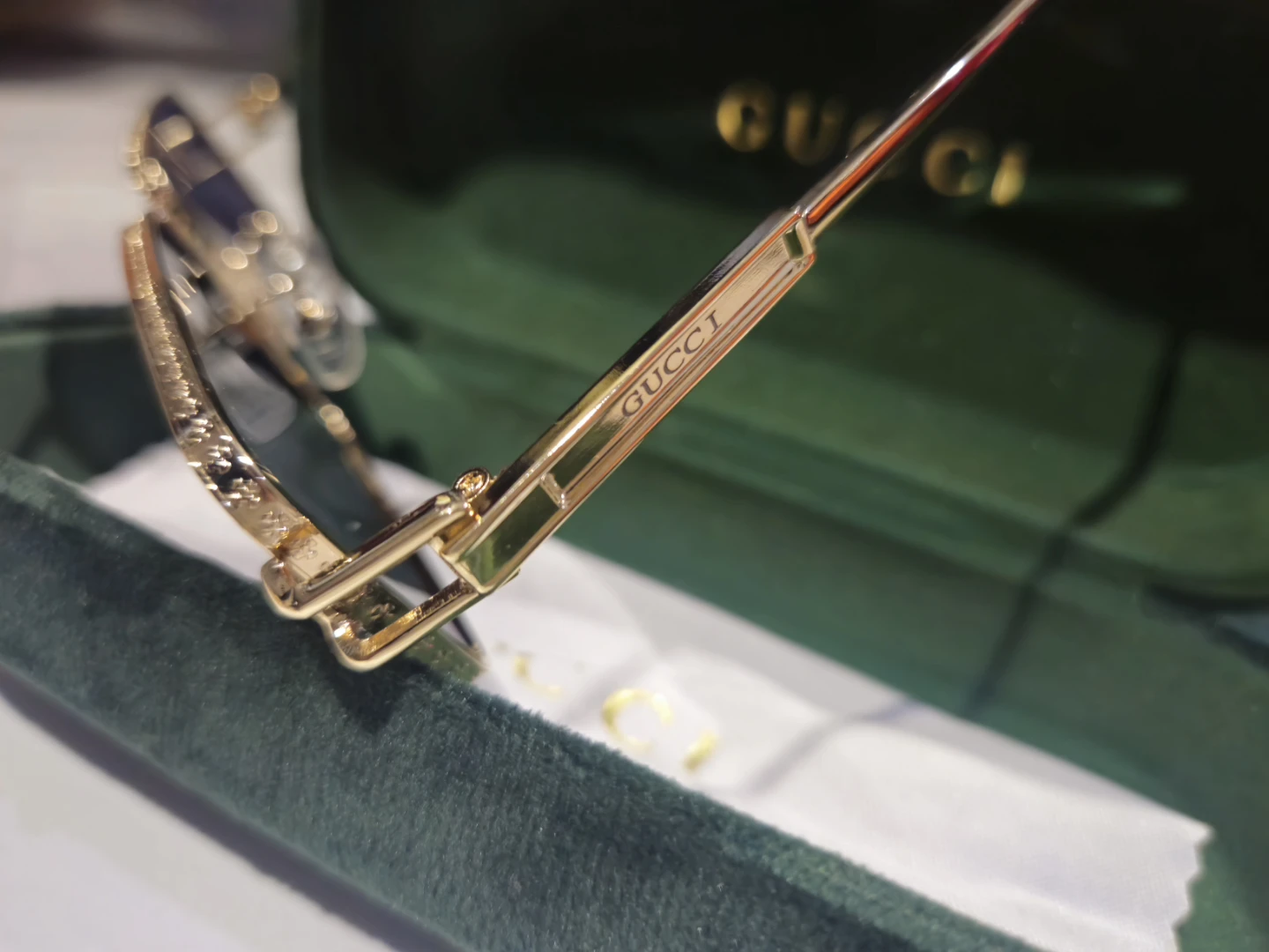 Gucci Sunglasses with Case - photo 2