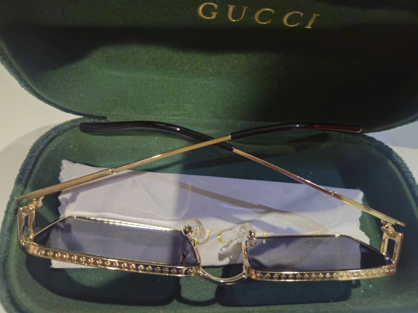 Gucci Sunglasses with Case - photo 3
