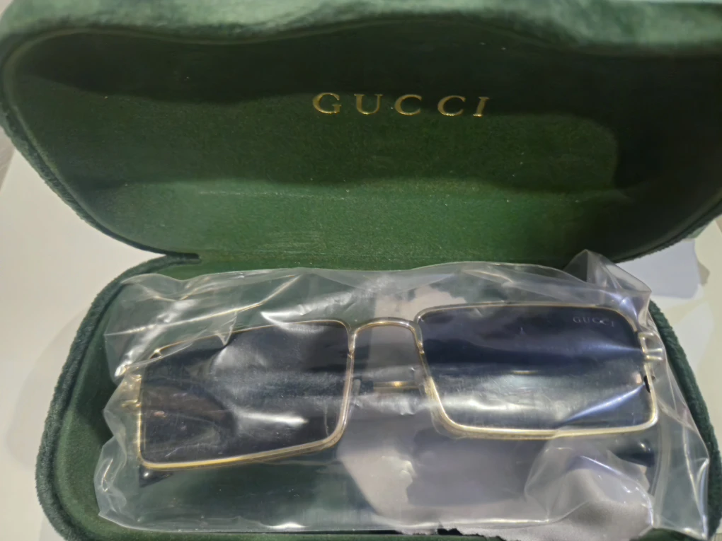 Gucci Sunglasses with Case - photo 4