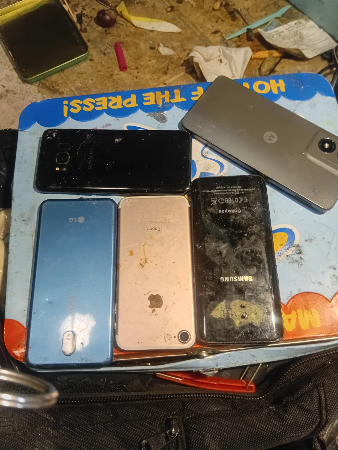 Lot of Broken Smartphones - Samsung, iPhone, LG, Motorola - photo 3