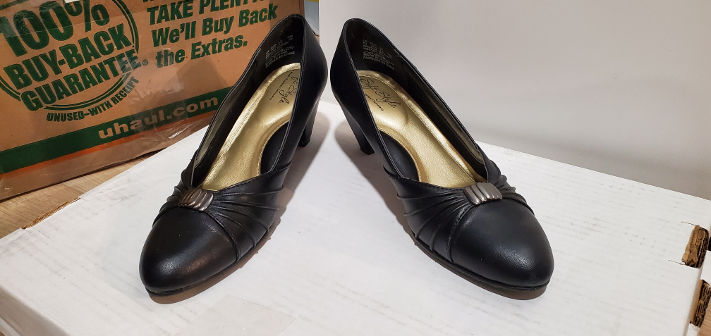 US 5 black pumps - used