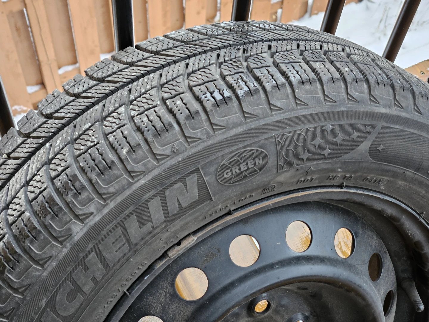 Lexus SUV Winter Tires (4). 195/65/R15