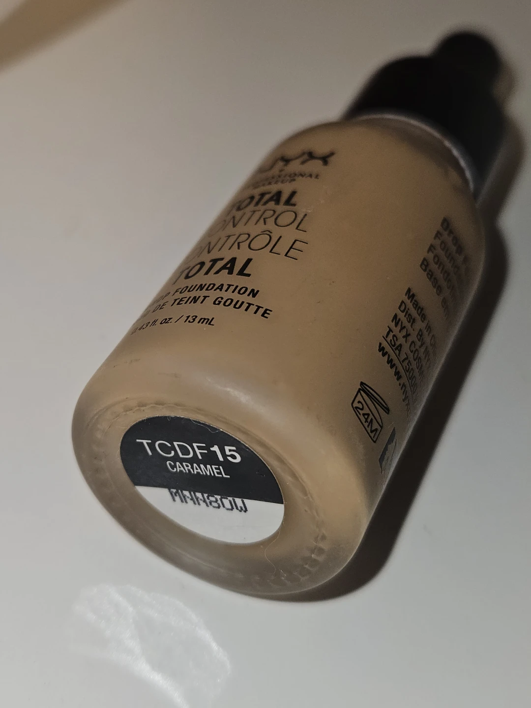 NYX Control Drop Foundation - photo 3