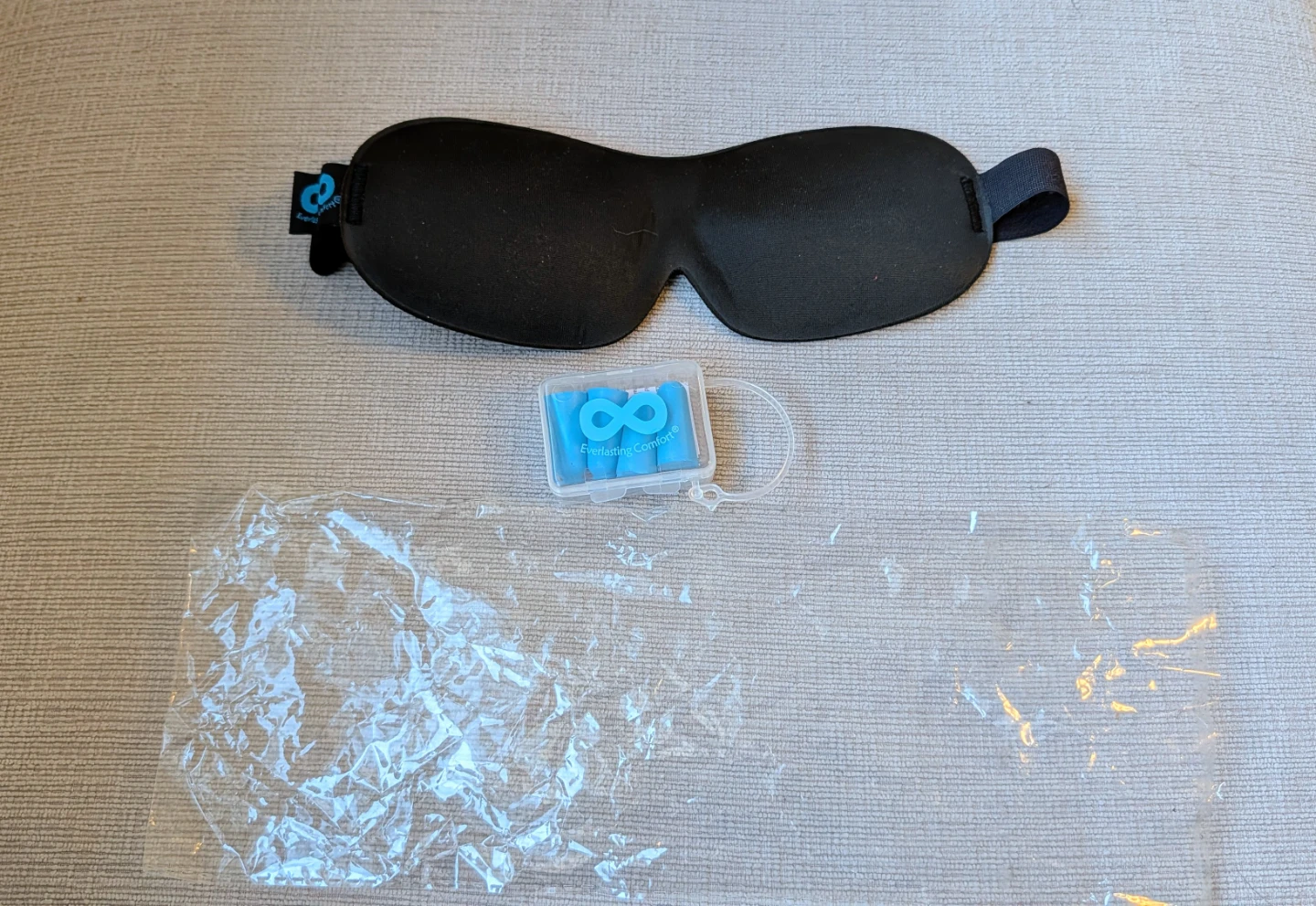 Brand New Black Sleep Mask with Brand New Earplugs - photo 2
