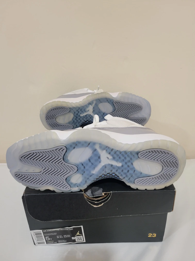 AIR JORDAN 11 RETRO LOW (GS) - photo 4