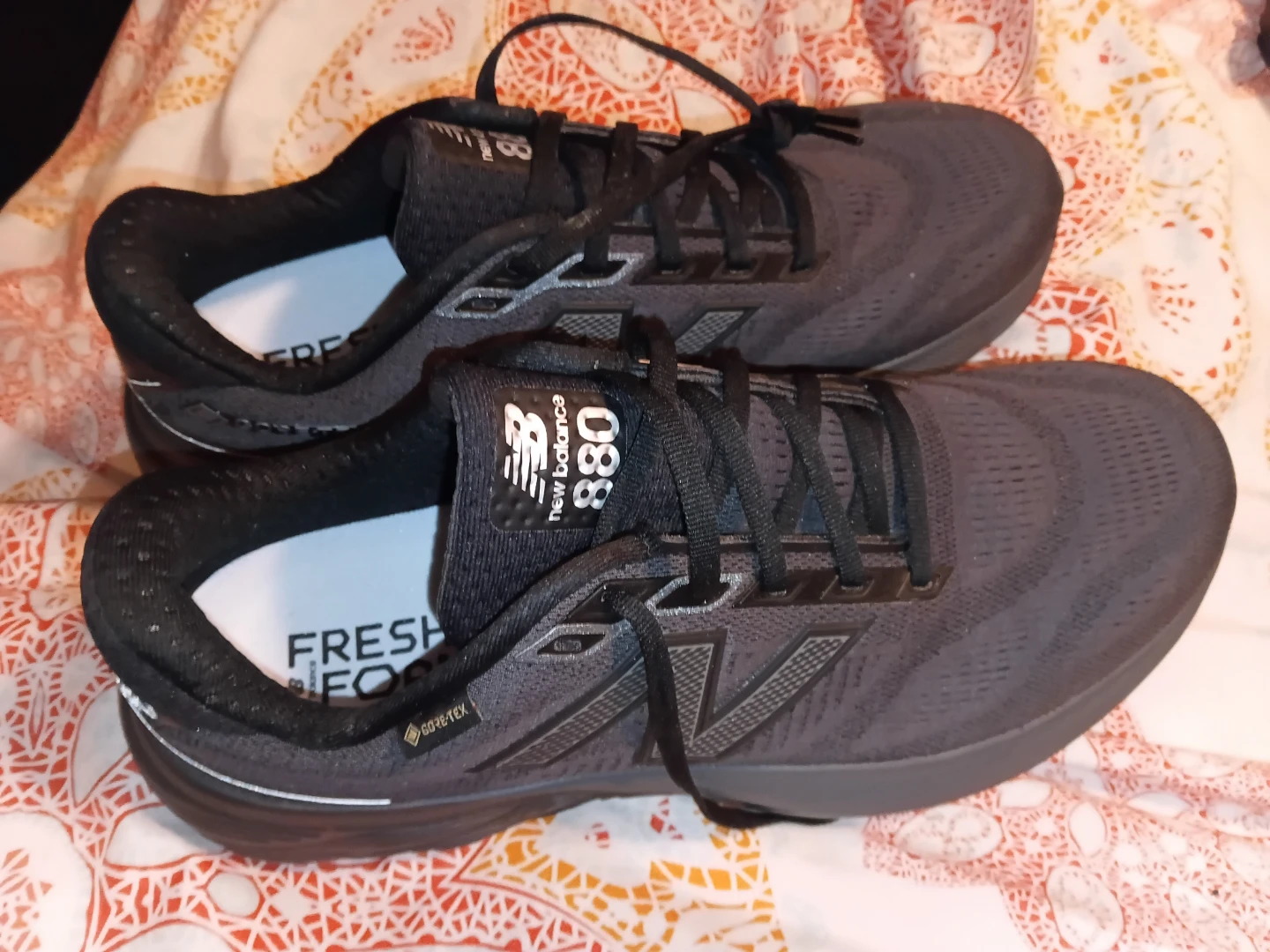 New Balance 880 Gore-Tex Running Shoes