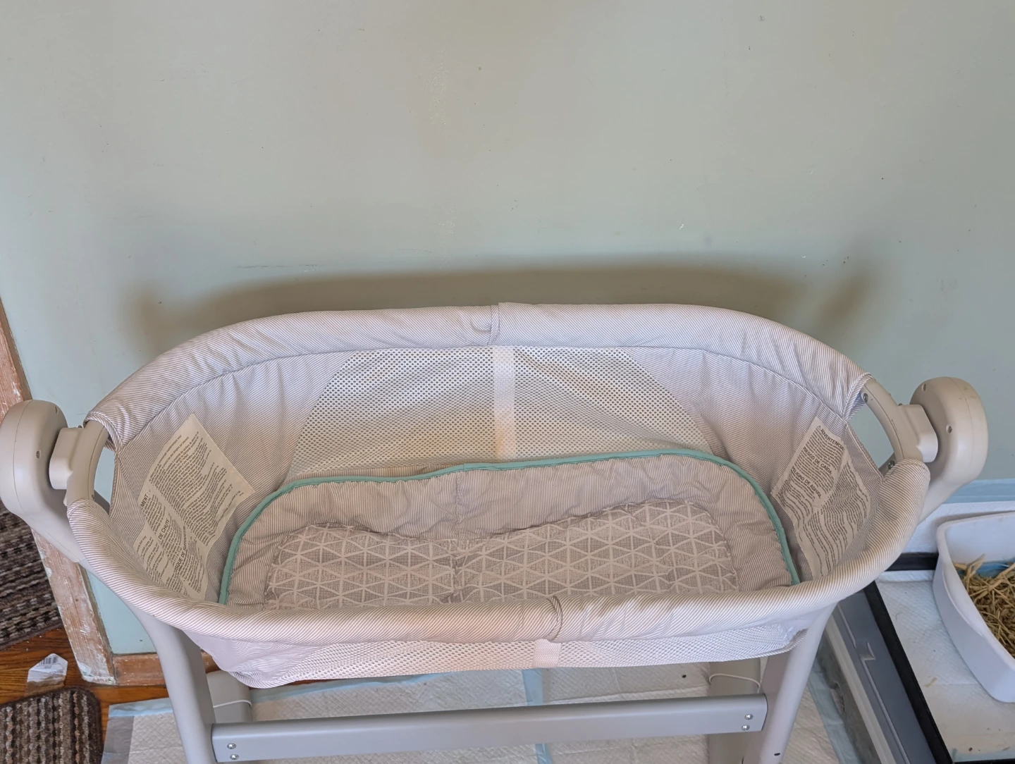 Swaddle Me Bedside Bassinet - photo 2