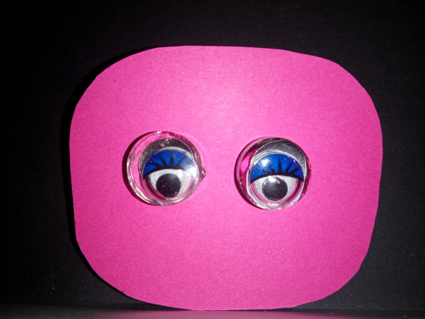 Funky Cartoon Eye Stud Earrings - photo 2