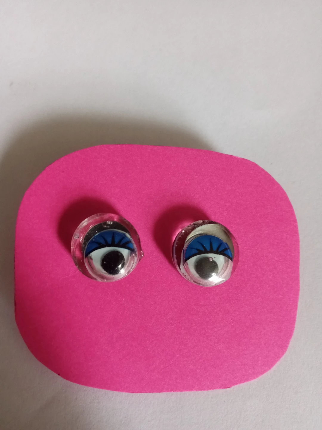 Funky Cartoon Eye Stud Earrings - photo 3