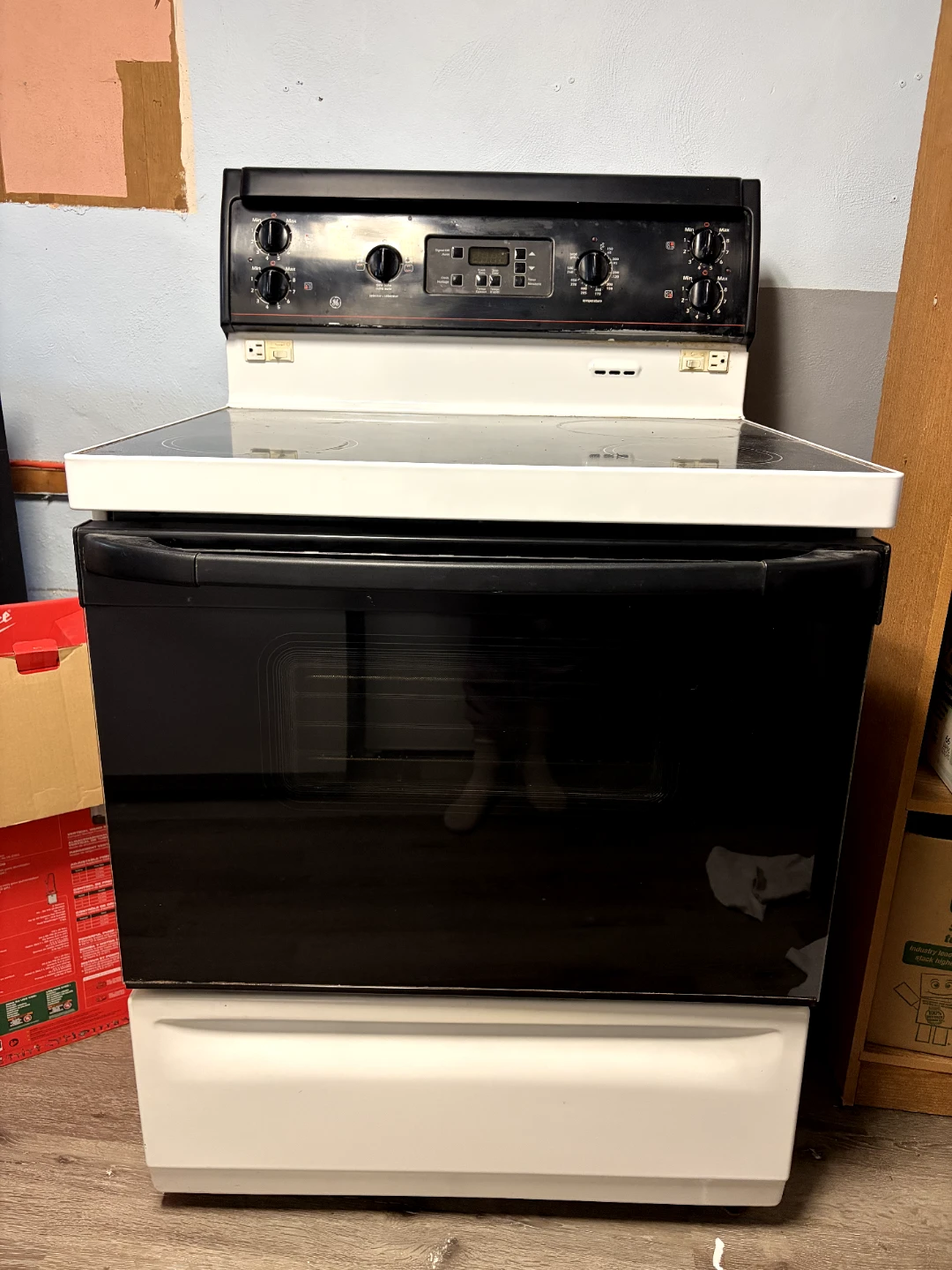 GE Electric Coil Top Stove and Oven