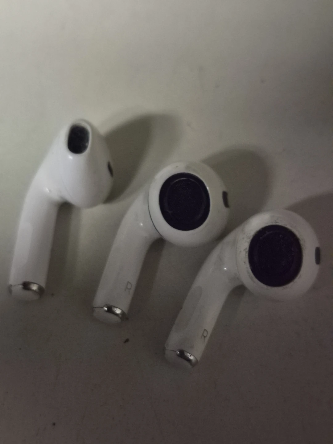 Apple AirPods Pro (Right Earbuds)