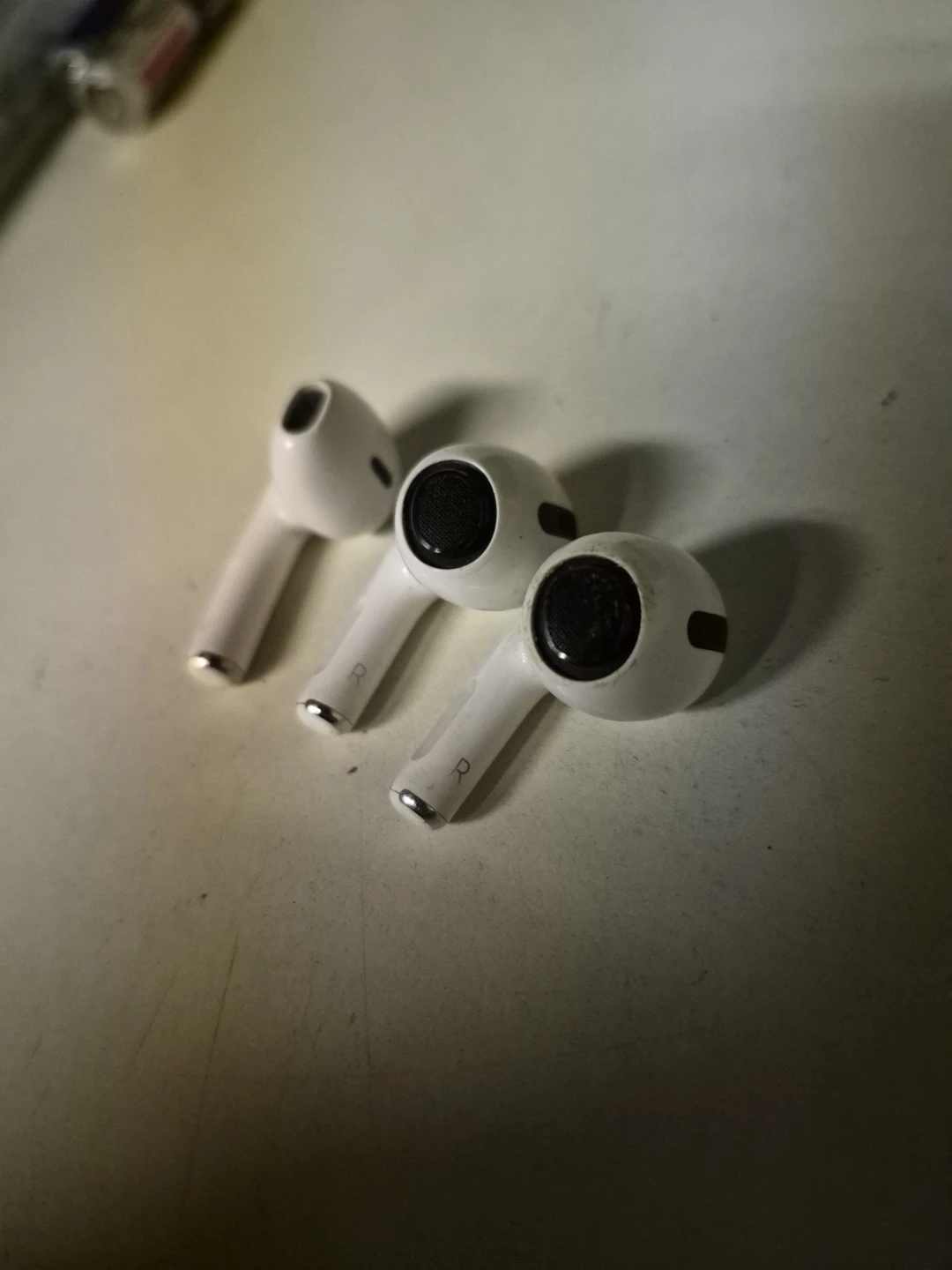Apple AirPods Pro (Right Earbuds) - photo 2