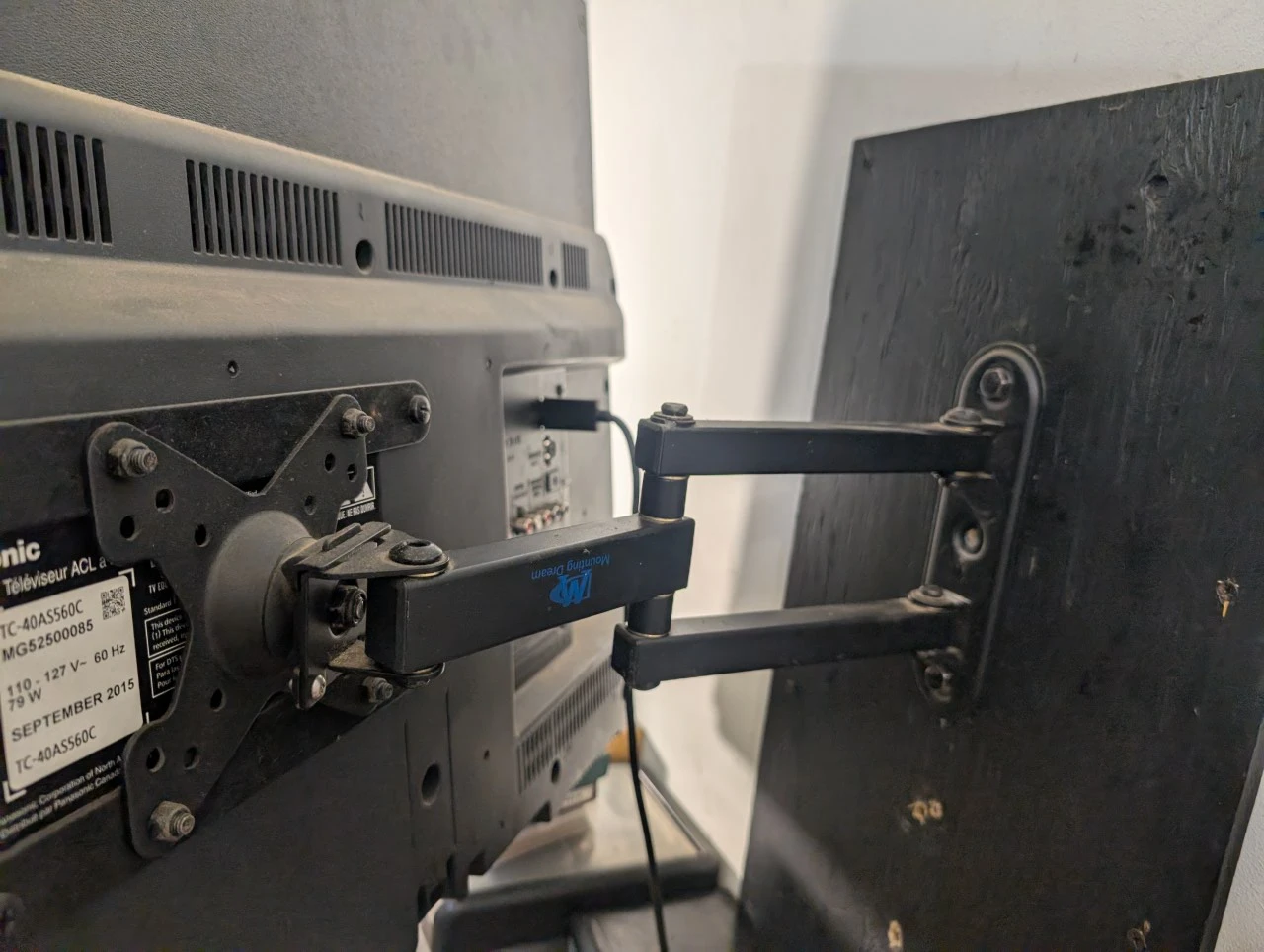 Panasonic LED LCD TV with optional wall mount - photo 3