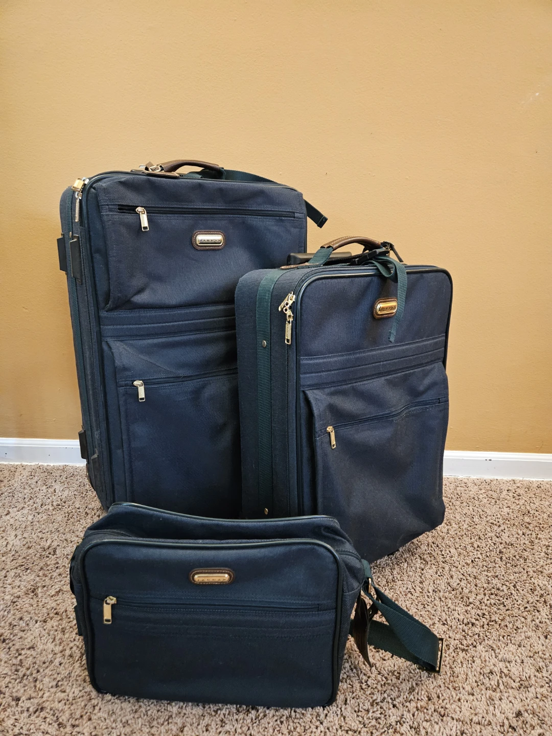 Rolling Luggage Set - 3 pieces