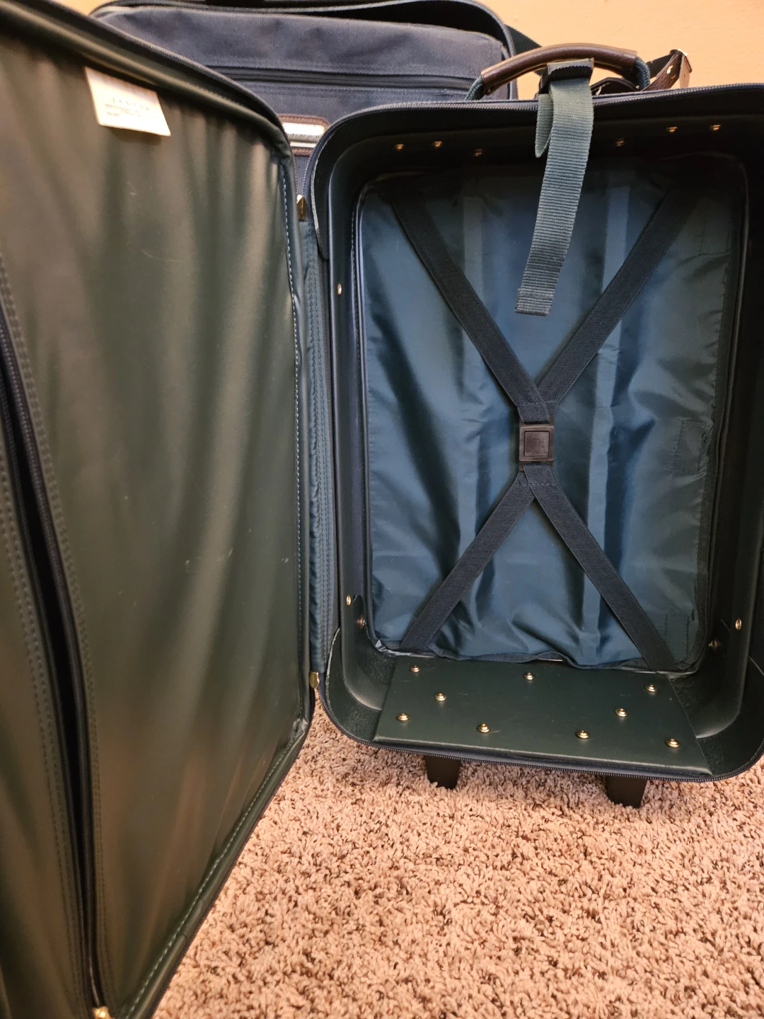 Rolling Luggage Set - 3 pieces - photo 4