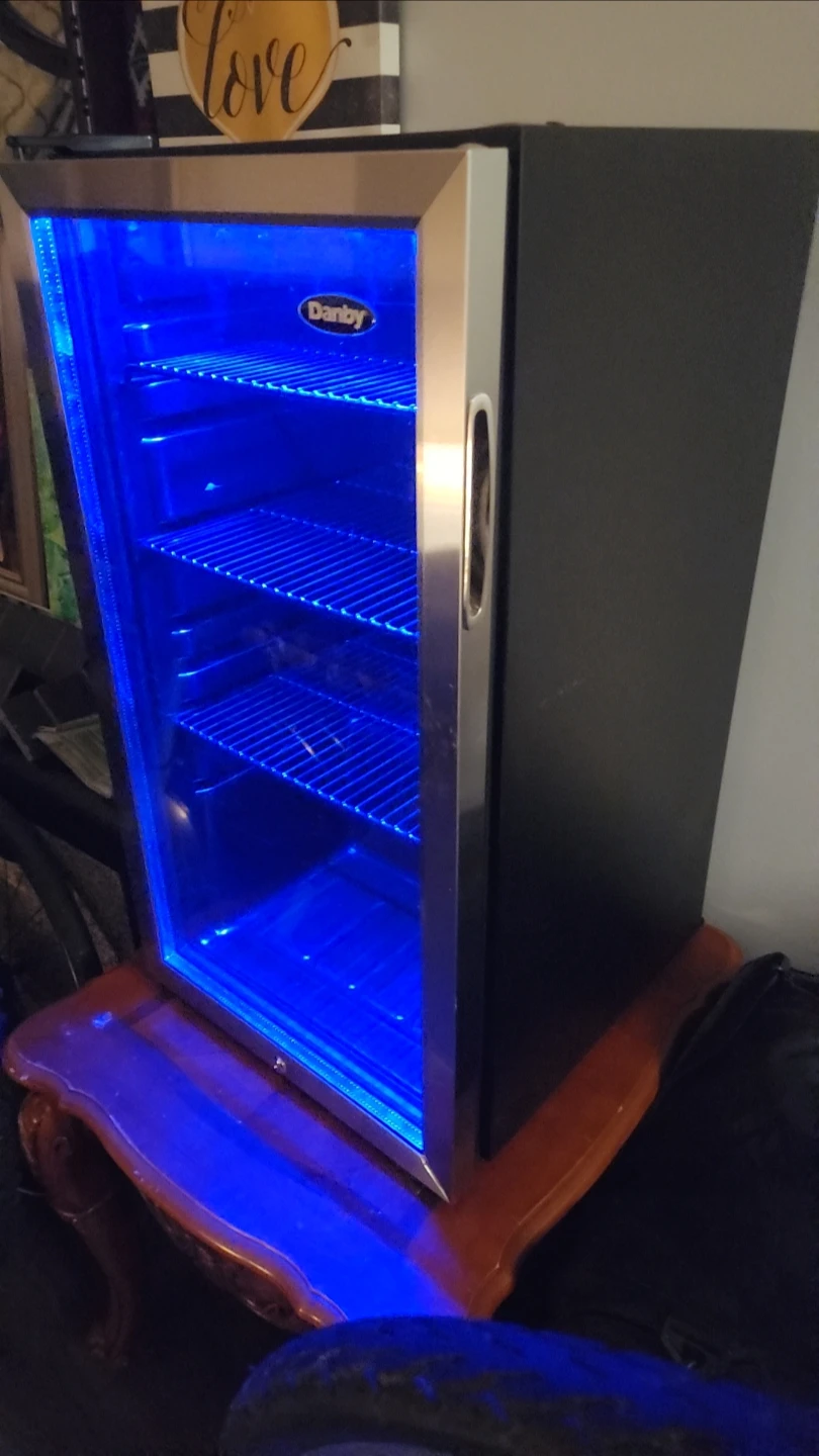 Danby 3.1 cu. ft. Beverage Cooller Stainless Steel - photo 3