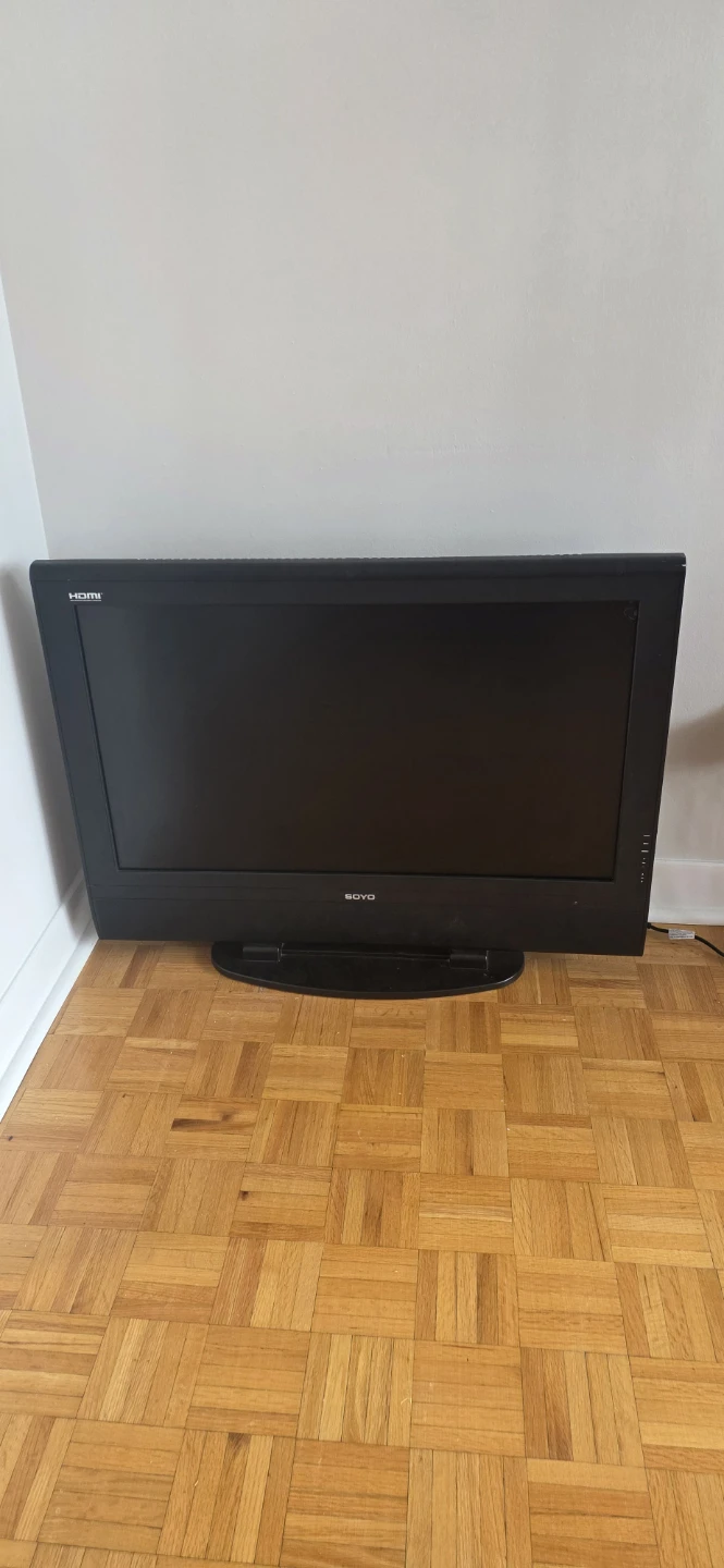 SOYO MT-SYTPT3727ABMS 37-inch LCD TV