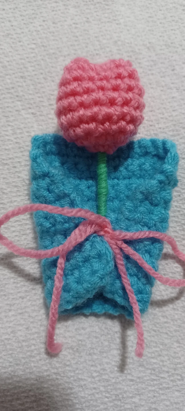Crocheted Mini  Pink and Blue Tulip Decoration bouquet - photo 4