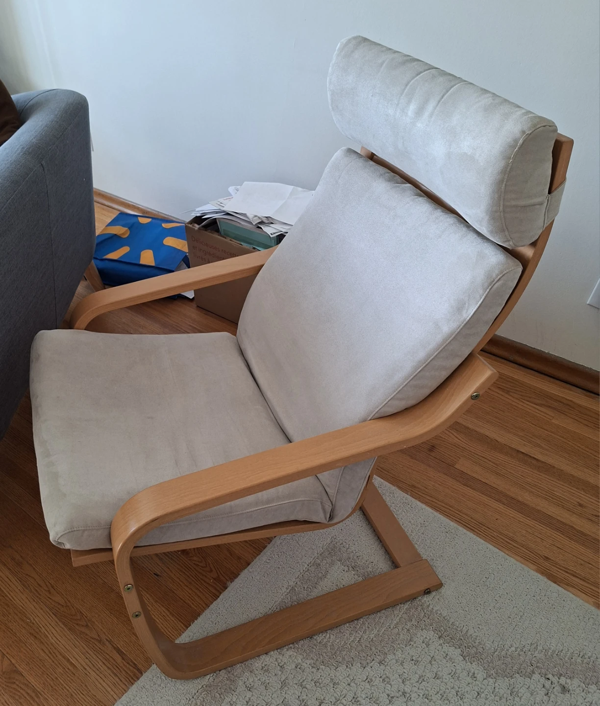 Ikeas Cream Accent Chair with Wood Frame - photo 2