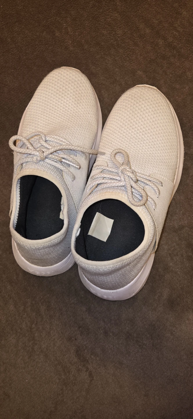 Vessi Everyday Runners Size M7 or W8