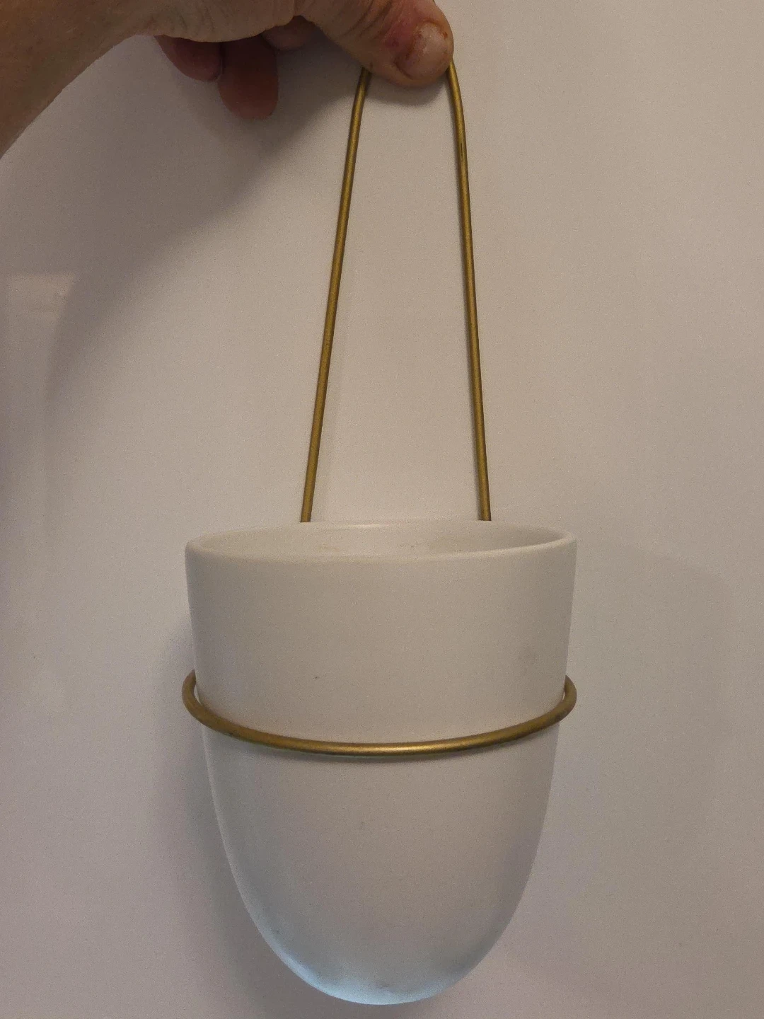 Set of 3 White Ceramic Hanging Planters with Gold Hangers - photo 2