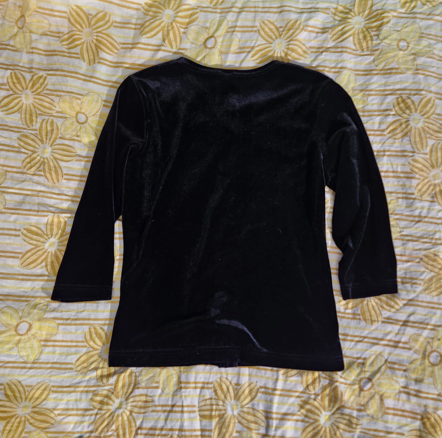 Black velvet button up top with flower buttons - photo 2