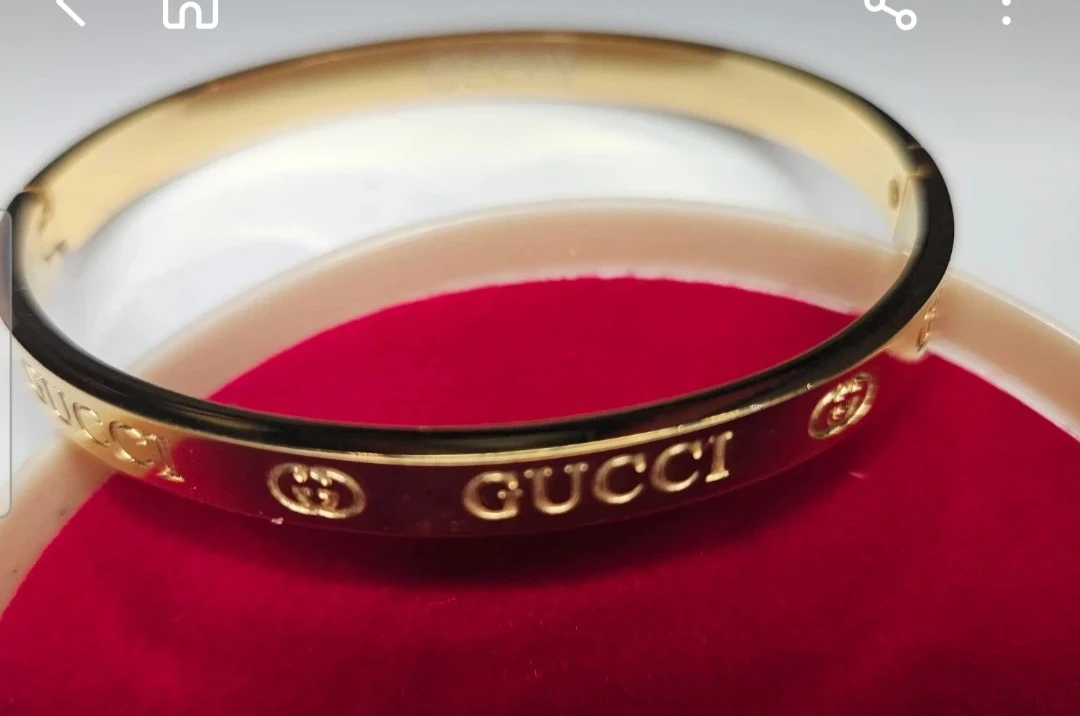 Gucci Gold-Tone Bangle Bracelet anti turnish