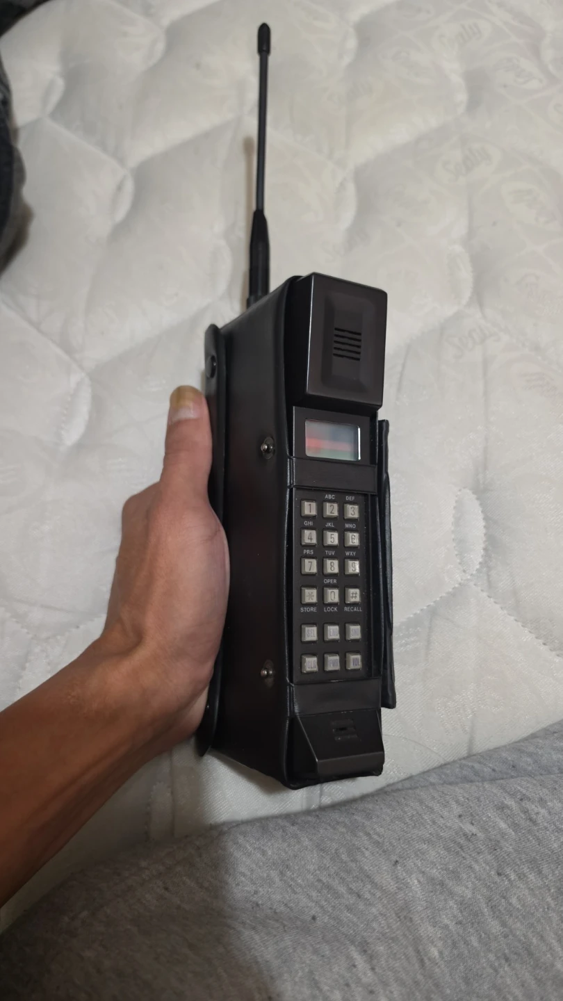 1988 Tandy Radio Shack CT-200 Cellular Phone